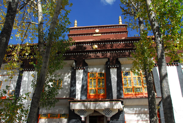 Western facade of the Summer Palace of the Panchen Lamas