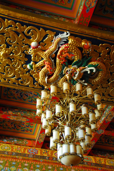 Dragon holding up the chandalier