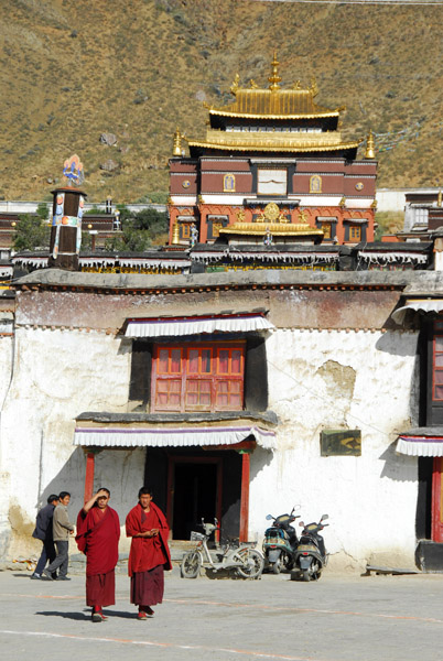 ...Sisum Namgyel, the Tomb of the 10th Panchen Lama