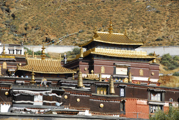The main assembly hall is next to the Tomb of the 5th-9th Panchen Lamas