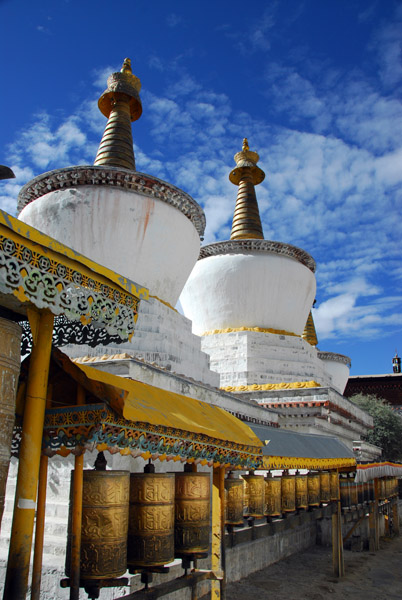 Small kora circuit around the stupas