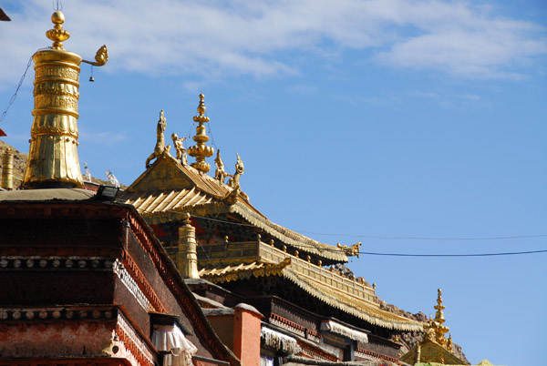 Gilded roof tops of Tashilhunpo Monastery