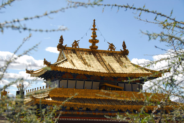 Gilded roof of the Tombs of the 5th-9th Panchen Lamas