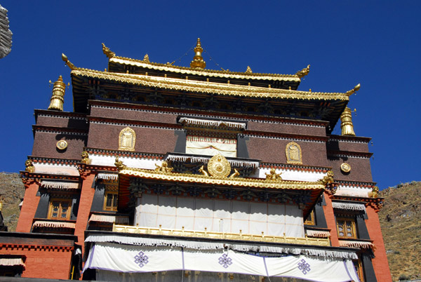 Tashi Langyar, Tomb of the 5th-9th Panchen Lamas, Kelsang Temple Complex