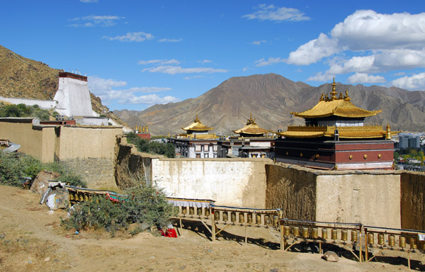 The north wall of Tashilhunpo Monastery