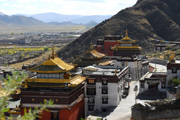 Tashilhunpo Monastery from the northeast in the afternoon