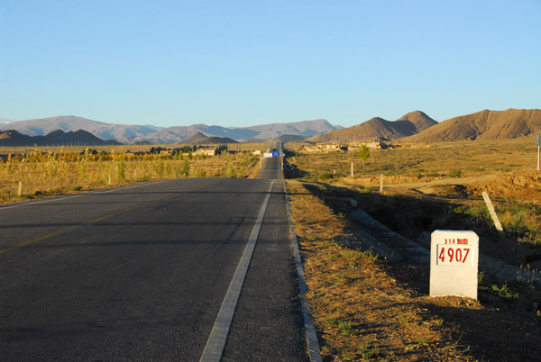 Friendship Highway - km marker 4907