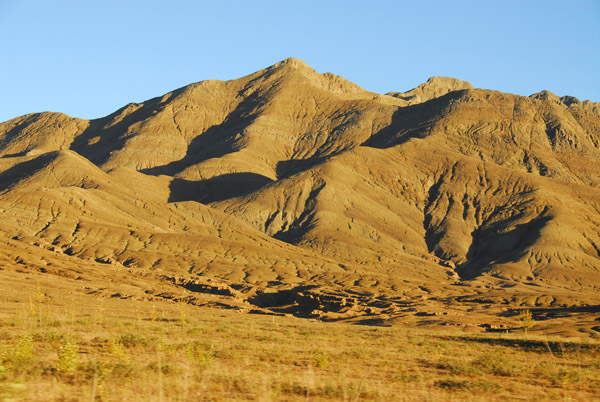 Hills west of Shigatse
