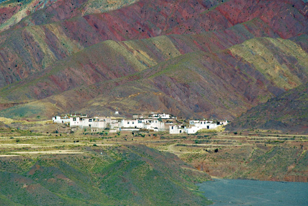 Tibetan village (N29.17/E88.16)