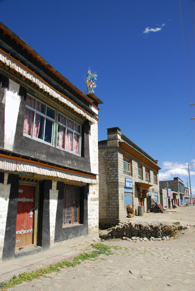 Lhatse, Tibet