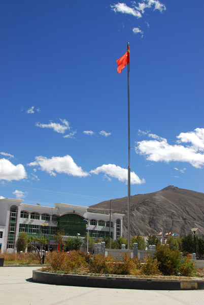 Chinese flag in the park in front of Lhatse Kitchen