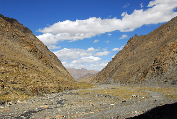 Valley southwest of Lhatse