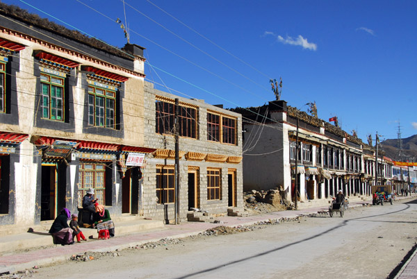 Main Street, Shegar