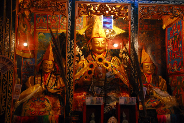 Tsonghkapa with his chief disciplesDorje Chang and Guru Rinpoche