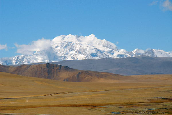 Not Mt. Xixiabangma but rather Gang Benchen (7299m) in the Langtang Himal  at N28.555/E85.543