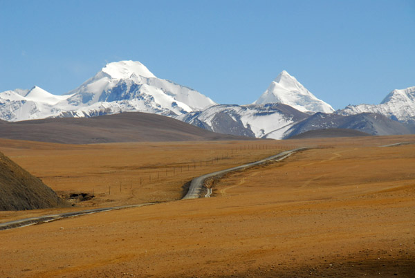 Friendship Highway climbing towards Tong-la Pass in front with Lapche Kang (7367m / 24,156 ft) on the left
