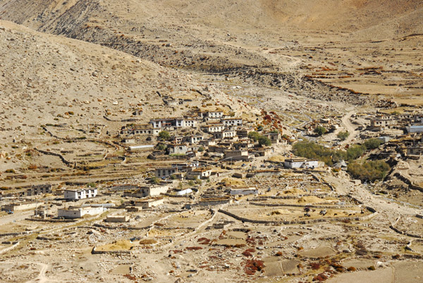 Tangdong (Za Xigang) Village, Tibet (N28.251/E86.024)
