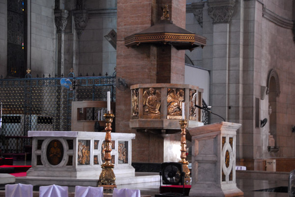 Altar and pulpit - Manila Cathedral