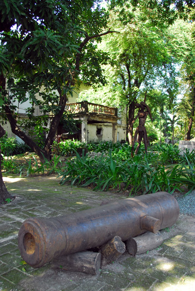 Old cannon, Fort Santiago