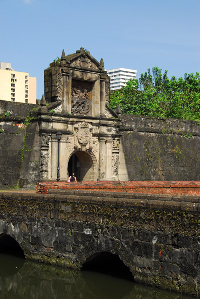 Bridge, moat and gate, Fort Santiago
