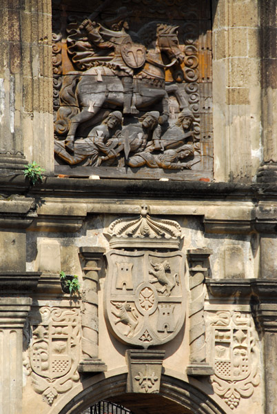Carvings on the gate to Fort Santiago