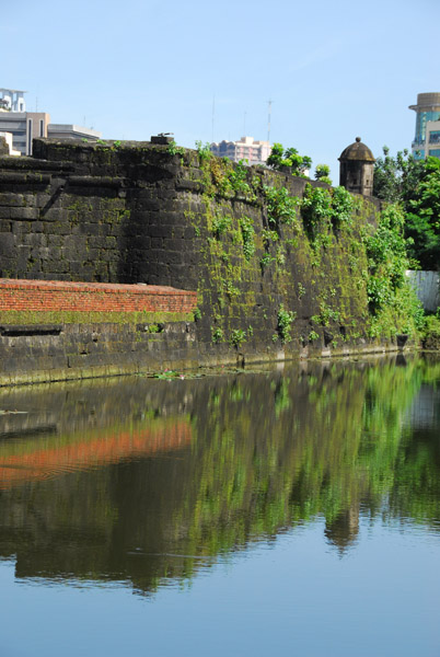 Moat and wall, Fort Santiago