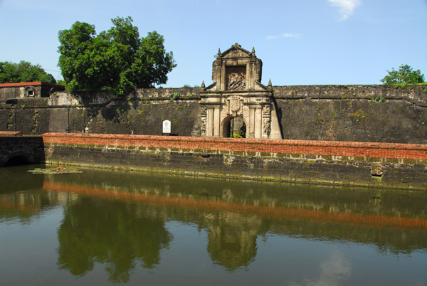Fort Santiago - gate and moat
