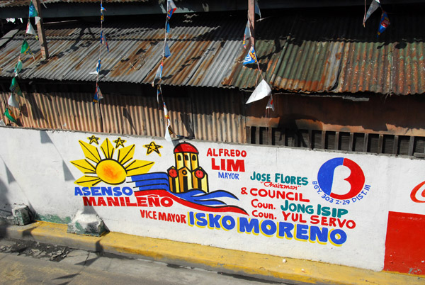 Political mural - Asenso Manileño, MacArthur Bridge
