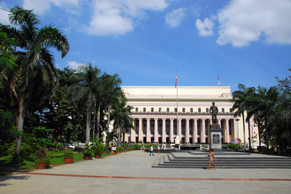 Plaza Bonifacio, Liwasang Bonifacio, Manila Post Office