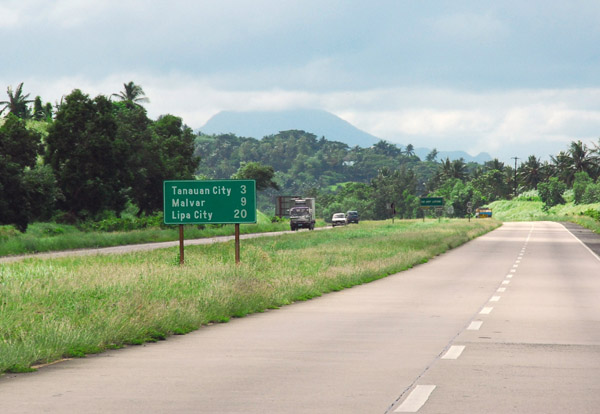 Southern Tagalog Arterial Road 3 km from Tanauan City