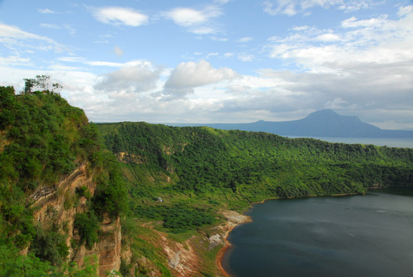 North rim, Taal Volcano