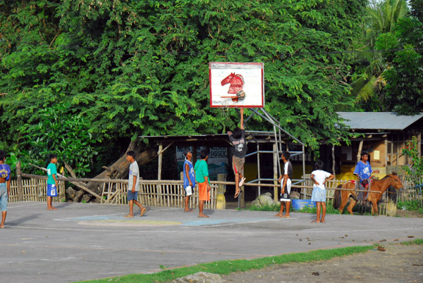 Basketball court of the village of San Isidro, Volcano Island