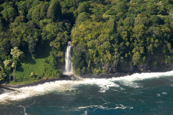 Waterfall at the end of the Heleleikeoha Stream, Maui (N20.8077/E156.0578)