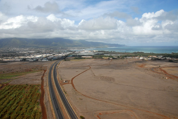 Crossing the Mokulele Highway on final approach to Kahului Airport