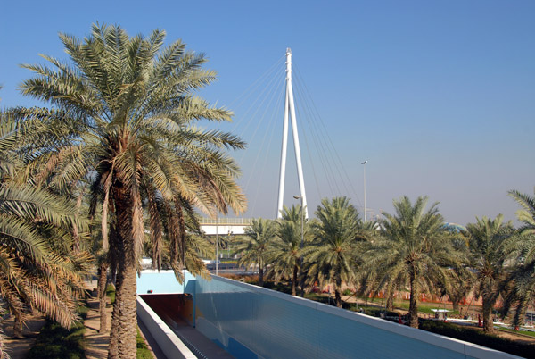 Sheikh Zayed Road underpass tunnel and pedestrian bridge