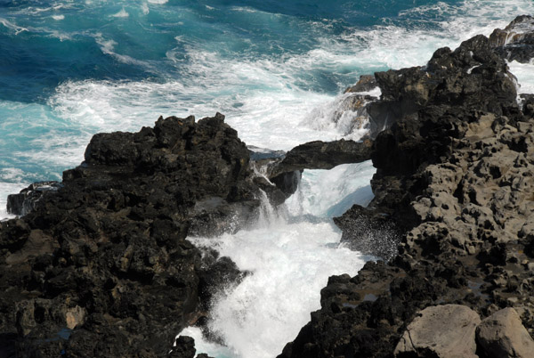 Natural bridge, Nakalele Point, Maui