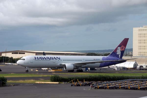 Hawaiian Airlines Boeing 767, Honolulu