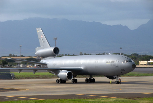 US Air Force KC-10, Honolulu