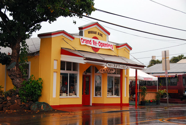 Maui Crafts Guild on a rainy morning in Paia, the first town on the Hana Highway