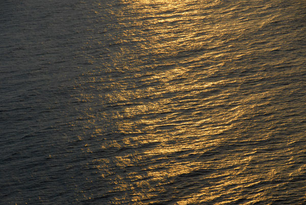 Sun reflecting off the Philippine Sea below Two Lovers Point