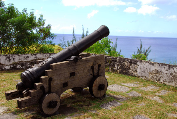 Cannon pointed over the Philippines Sea, Fort Soledad
