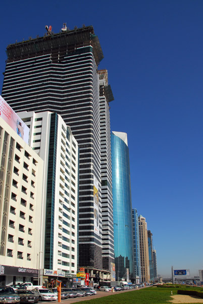 Sheikh Zayed Road in front of the Nikko Hotel