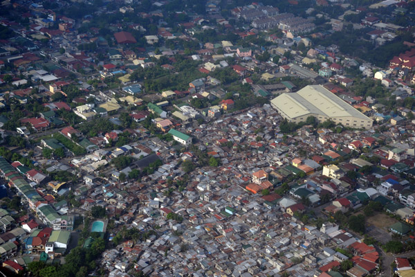 Parañaque City, south of Manila Airport, Philippines (N14.494/E121.026)