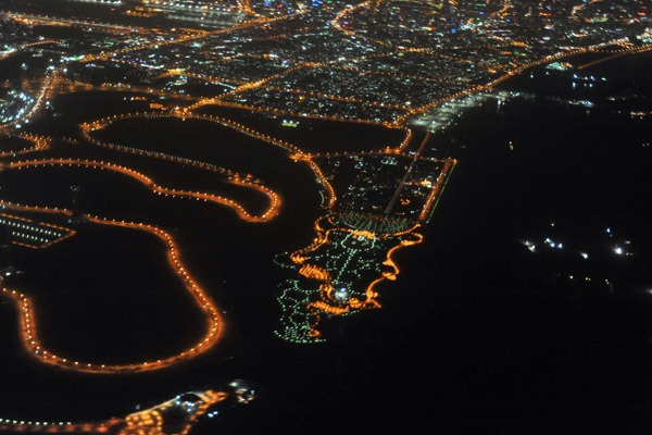 Al Mamzar Beach Park, Dubai, at night