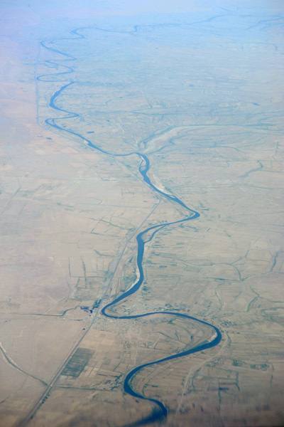 Highway 6 and the Tigris River southeast of Al Kut, Iraq