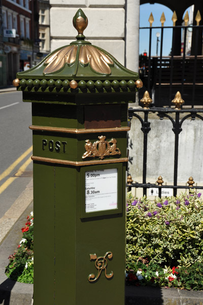 Queen Victoria post box, Windsor