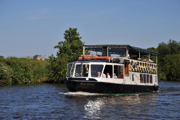 Bray Royale tourist boat on the Thames