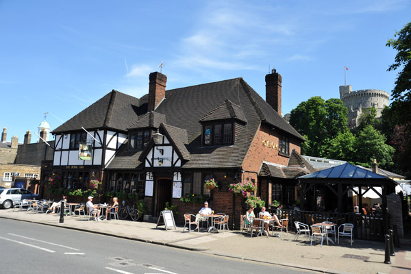 The Royal Oak pub, King Edward VII Avenue, Windsor