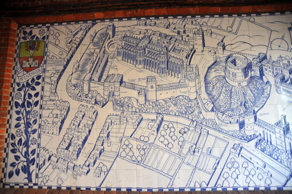 Tile depiction of Windsor Castle off Thames Street