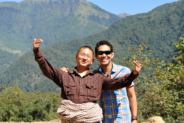 Dennis and the guide, Tandin Dorji